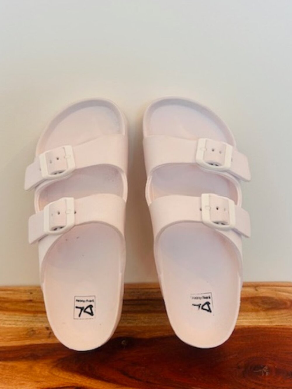 New Without Tags -Dirty Laundry Genavive White EVA slide sandals, Ladies Size 6